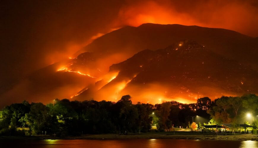 People are driving through flames to escape this California wildfire